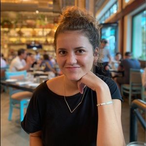 Meet your Posher, Emily